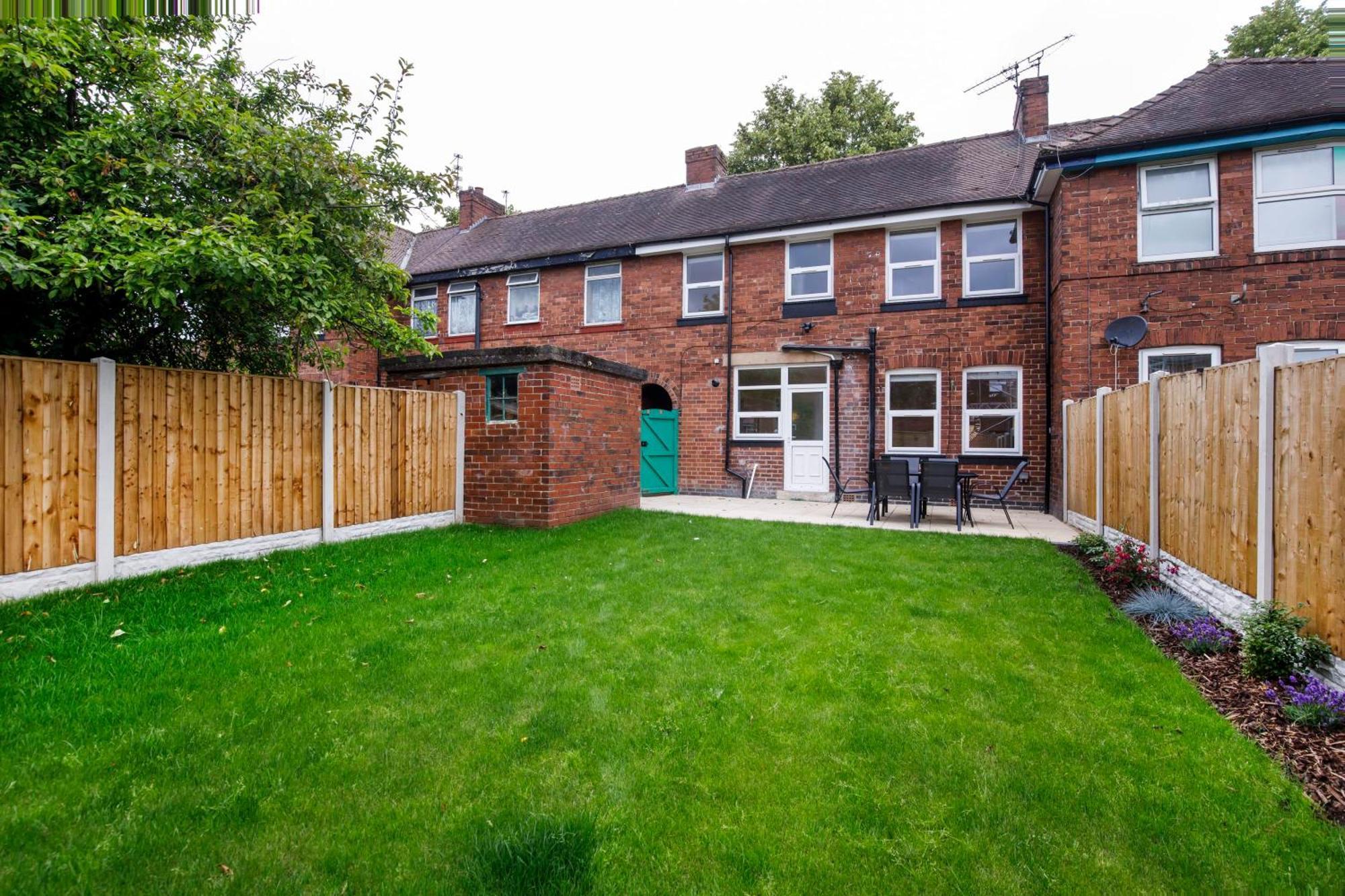 The Burton York 3 Bedroom House Sleeps 6 — Photos 1